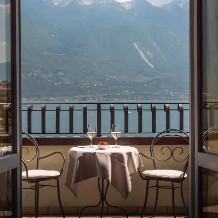 호텔 Ristorante Montebaldo 리몬네술가르다