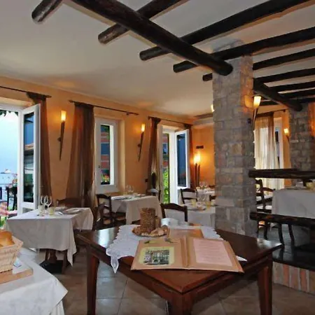 Ristorante Montebaldo 3* リモーネ・スル・ガルダ
