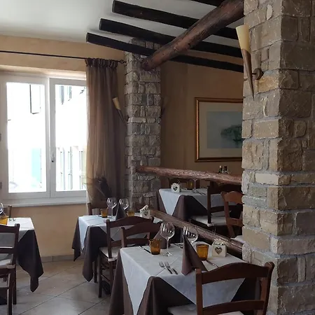 Ristorante Montebaldo ホテル リモーネ・スル・ガルダ