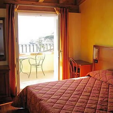 Ristorante Montebaldo ホテル